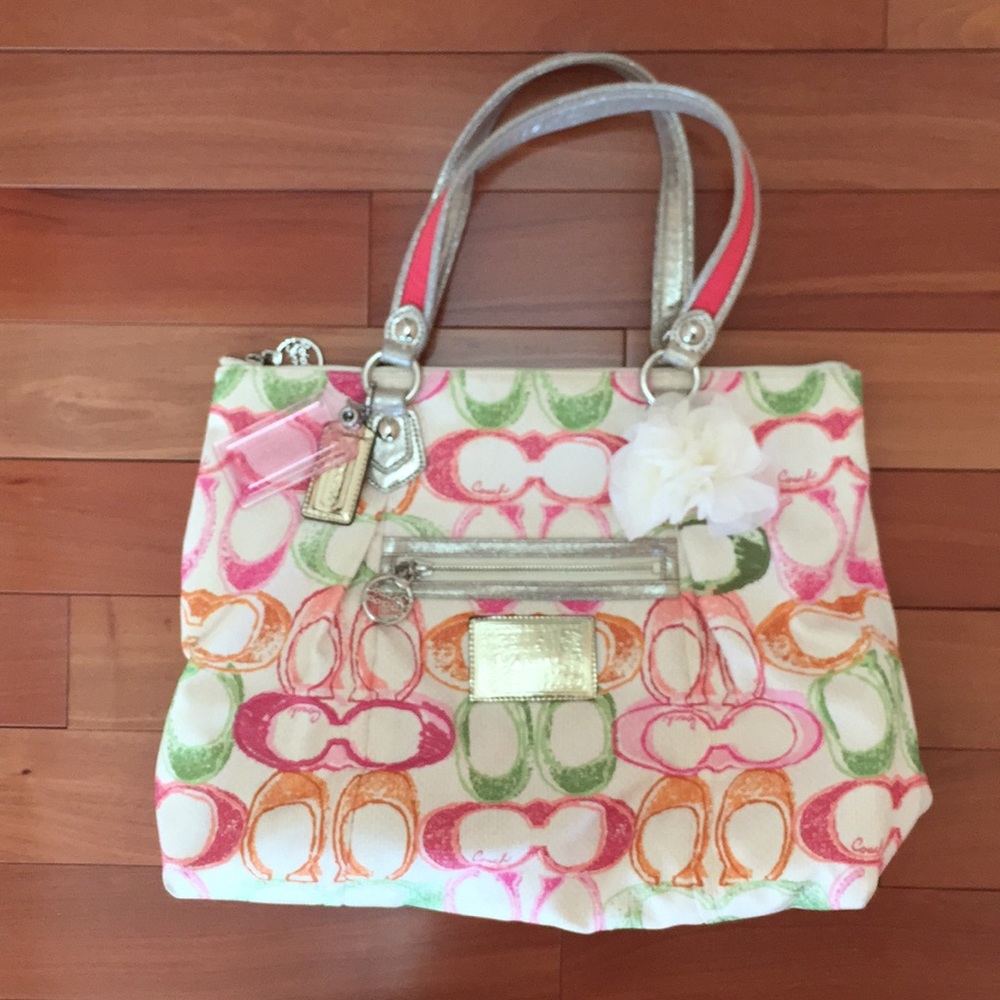 Coach Poppy Scribbled Tote, rare, new without tags